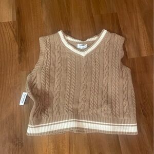 New with tags! Old Navy Beige White Sweater Vest